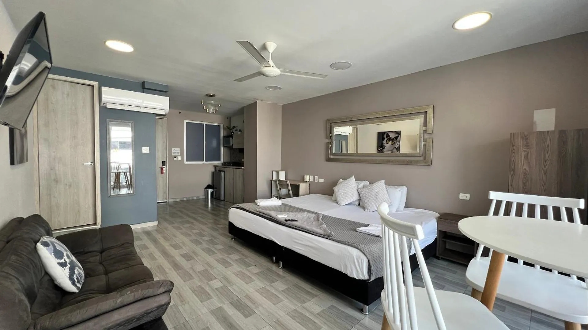 Aparta Estudio En El Edificio Bahia 79 Apartasuites Cartagena